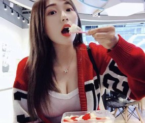 怀孕初期白带流产怎么办（怀孕初期流出白色物体）